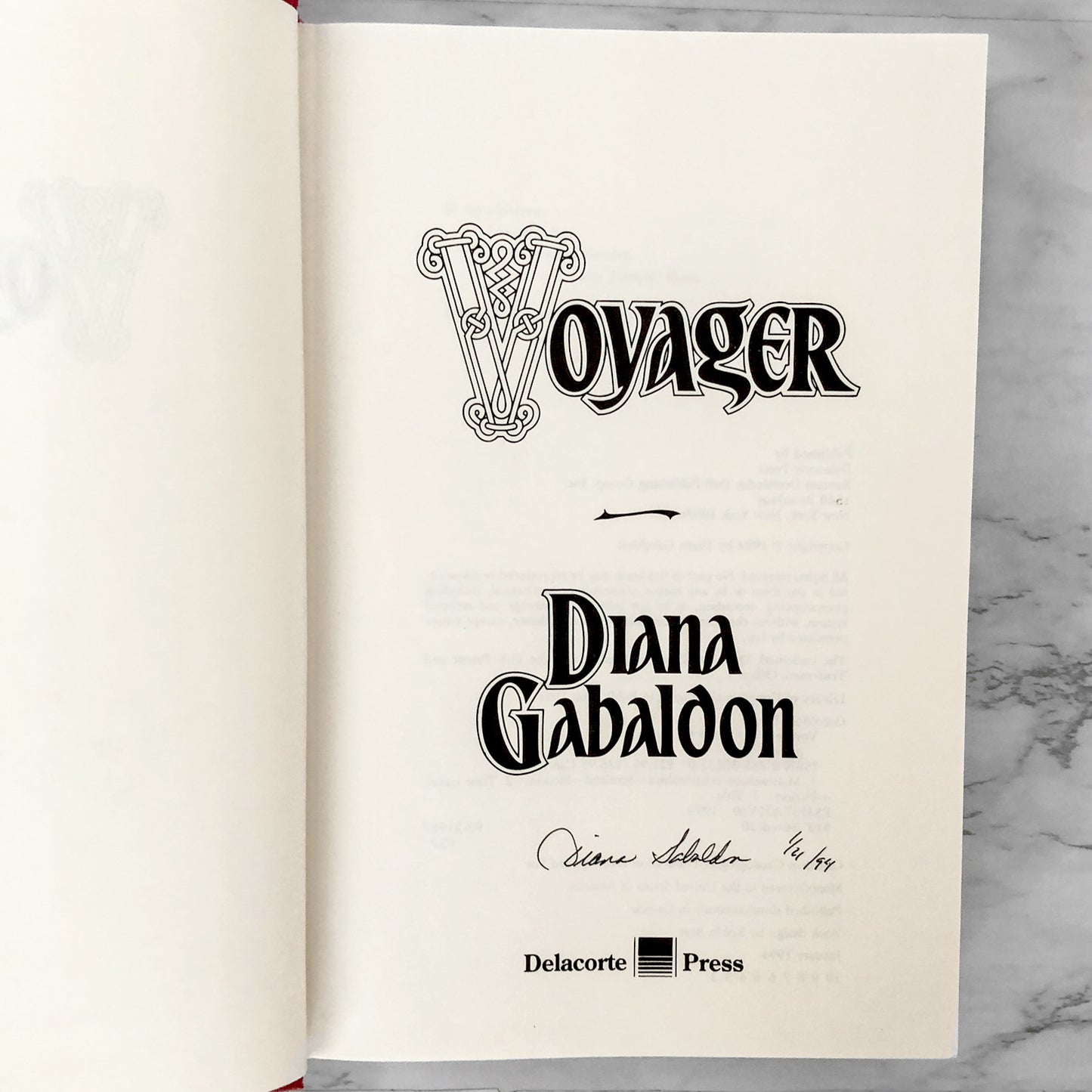 Voyager by Diana Gabaldon SIGNED! [FIRST EDITION] 1994 Outlander #3