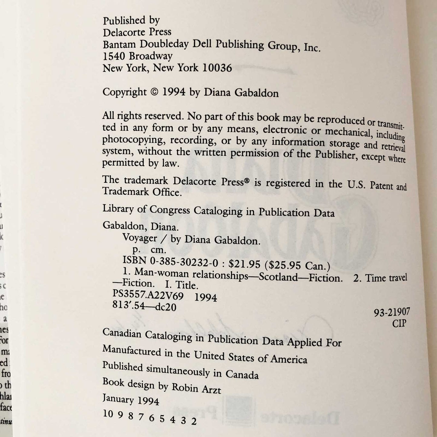 Voyager by Diana Gabaldon SIGNED! [FIRST EDITION] 1994 Outlander #3