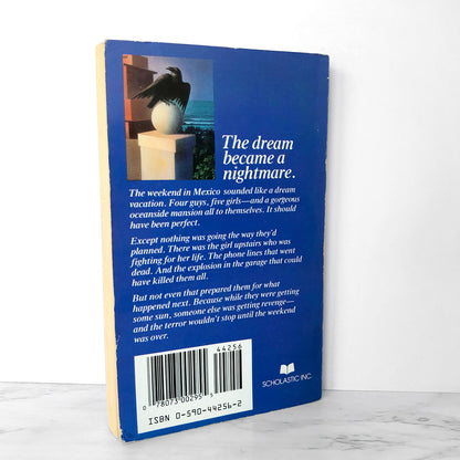 Weekend by Christopher Pike [FIRST EDITION PAPERBACK] 1986 • Point Horror #3