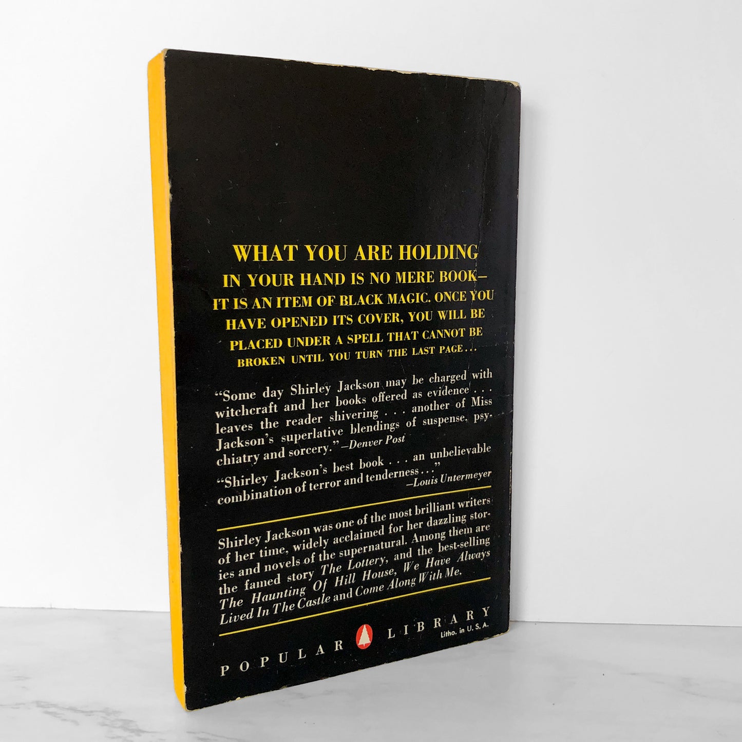 We Have Always Lived in the Castle by Shirley Jackson [1962 PAPERBACK]