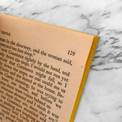 We Have Always Lived in the Castle by Shirley Jackson [1962 PAPERBACK]