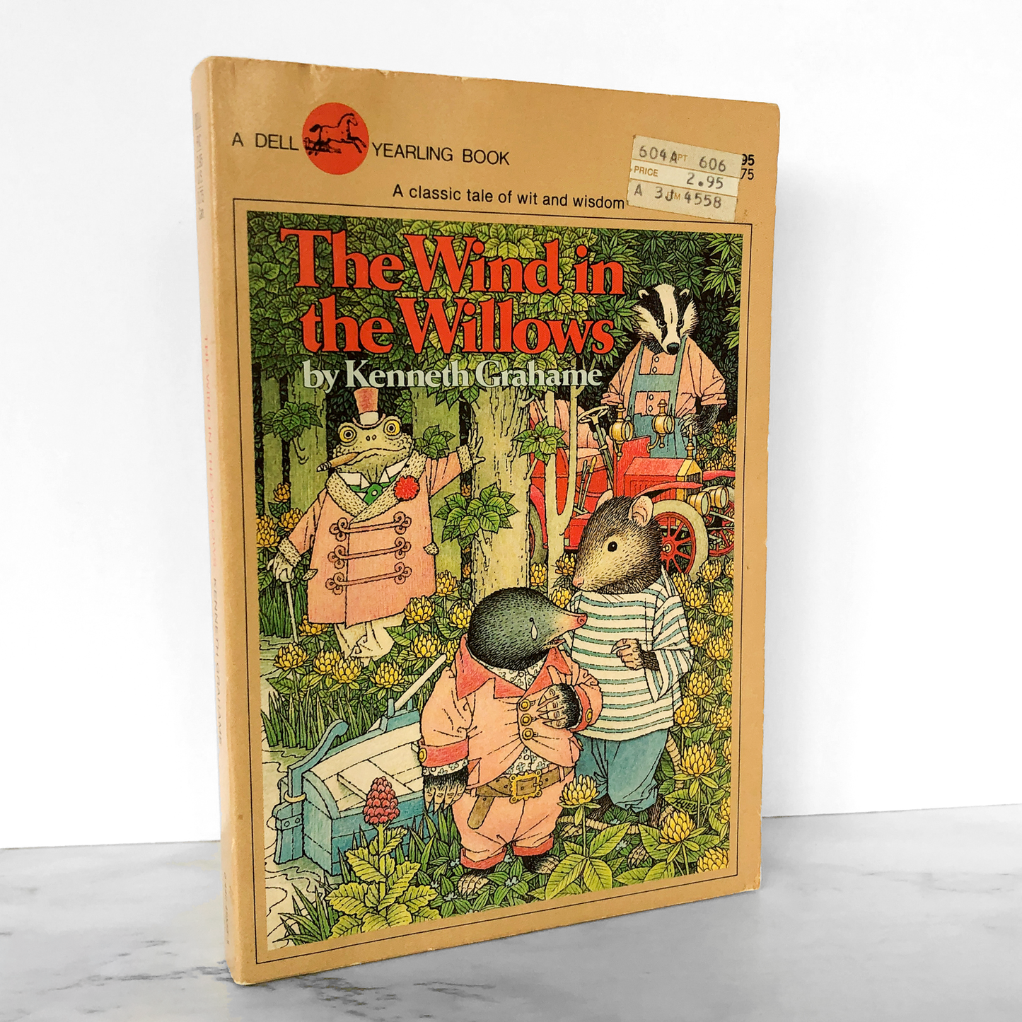 The Wind in the Willows by Kenneth Grahame [TRADE PAPERBACK / 1983]