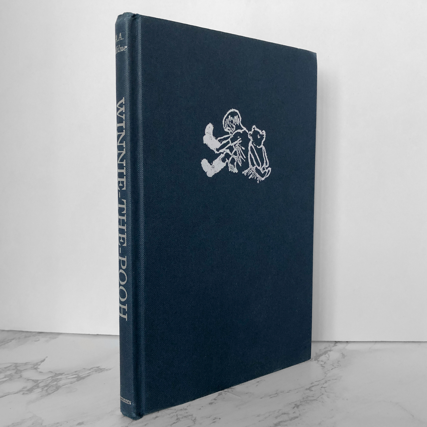 Winnie the Pooh by A.A. Milne [ILLUSTRATED UK EDITION] - Bookshop Apocalypse