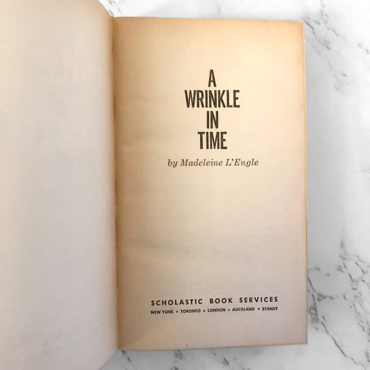 A Wrinkle in Time by Madeleine L'Engle [1970 PAPERBACK] - Bookshop Apocalypse